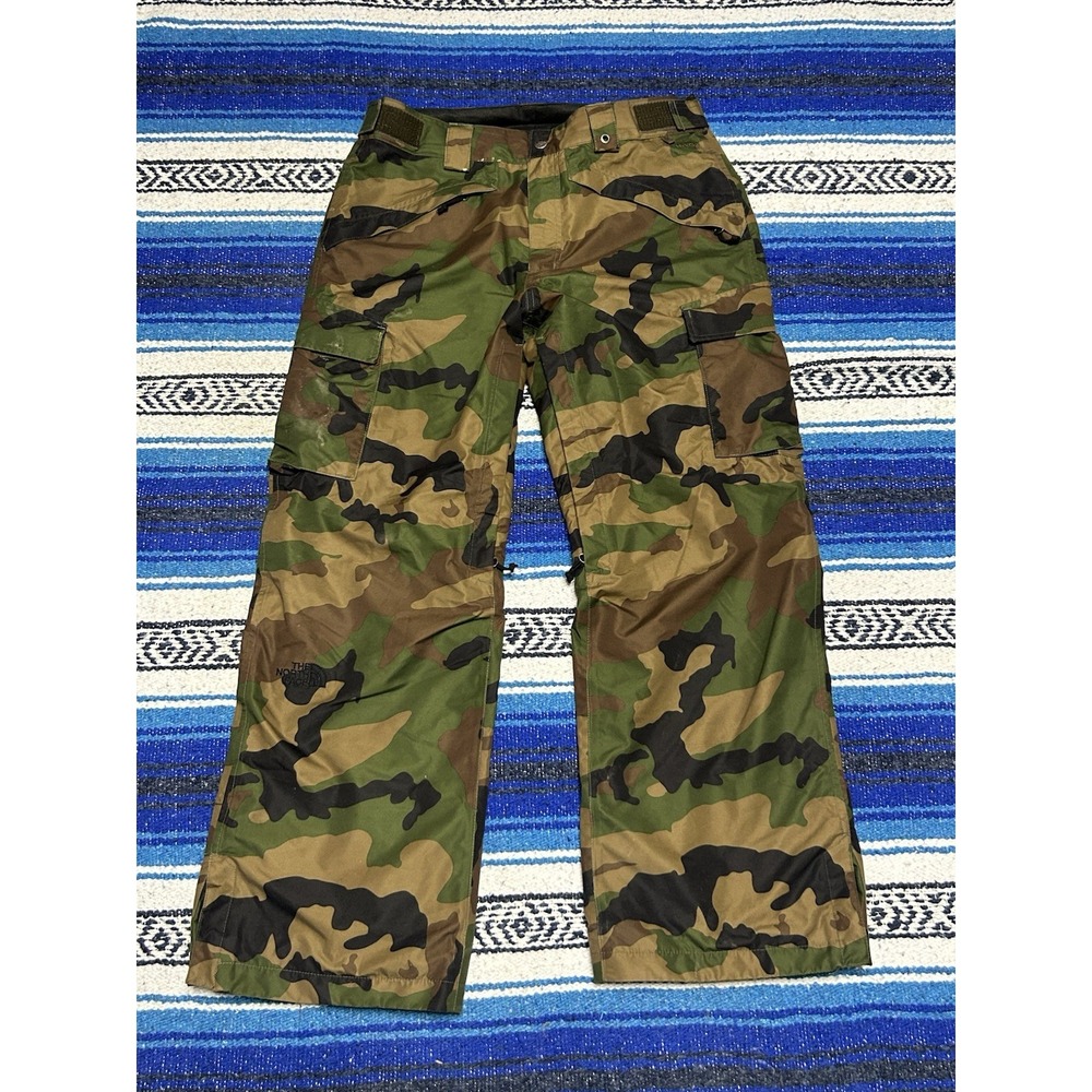 The North Face HyVent Snow Pants Mens M Camo Cargo Ski Snowboard Waterproof